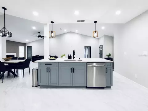 Kitchen - 12111 Wildbrook Dr, Riverview, FL 33569 photo 4 of 5