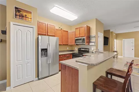Kitchen - 9005 Moonlit Meadows Loop, Riverview, FL 33578 photo 2 of 3