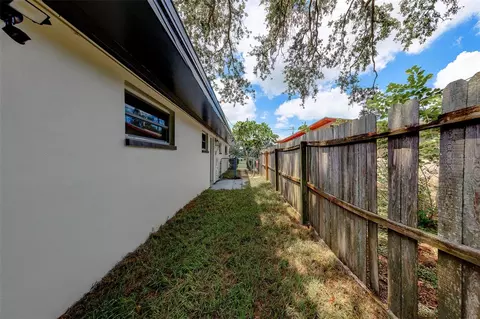 Exterior - 471 Sierra Cir E, Largo, FL 33770 photo 12 of 18