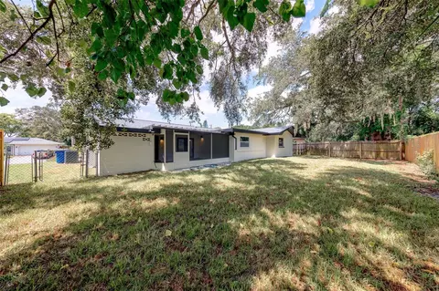 Exterior - 471 Sierra Cir E, Largo, FL 33770 photo 8 of 18