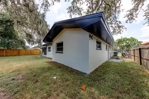 Exterior - 471 Sierra Cir E, Largo, FL 33770 photo 13 of 18