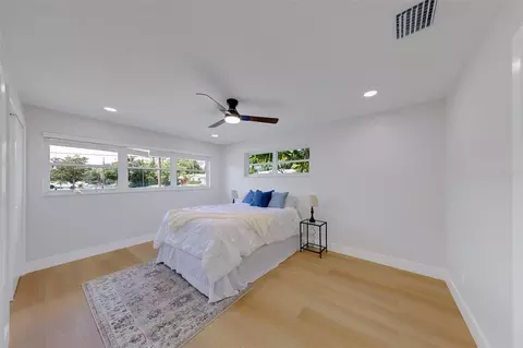 Bedroom - 471 Sierra Cir E, Largo, FL 33770 photo 4 of 6