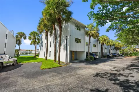 12140 Capri Cir S, Treasure Island, FL 33706