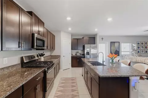 Kitchen - 10323 Poseidon Way, Riverview, FL 33578 photo 3 of 4