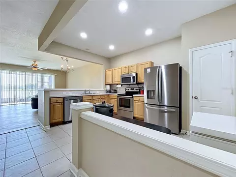 Kitchen - 4842 Barnstead Dr, Riverview, FL 33578 photo 4 of 4