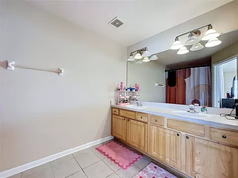 Bath - 4842 Barnstead Dr, Riverview, FL 33578 photo 2 of 4