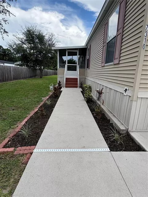 Exterior - 7310 Riverview Dr, Riverview, FL 33578 photo 2 of 15