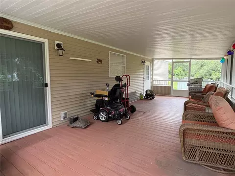 Exterior - 7310 Riverview Dr, Riverview, FL 33578 photo 7 of 15