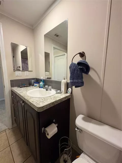 Bath - 7310 Riverview Dr, Riverview, FL 33578 photo 6 of 7