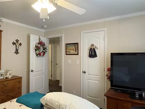 Bedroom - 7310 Riverview Dr, Riverview, FL 33578 photo 9 of 11