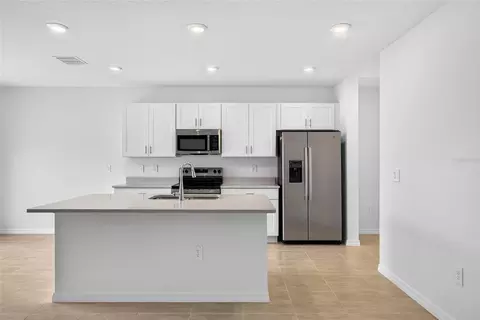 Kitchen - 12419 Gust Ct, Hudson, FL 34669 photo 2 of 4