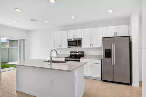Kitchen - 12419 Gust Ct, Hudson, FL 34669 photo 3 of 4
