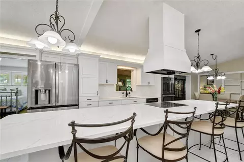 Kitchen - 3917 King Dr, Brandon, FL 33511 photo 8 of 9