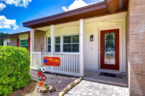 Exterior - 3917 King Dr, Brandon, FL 33511 photo 7 of 22