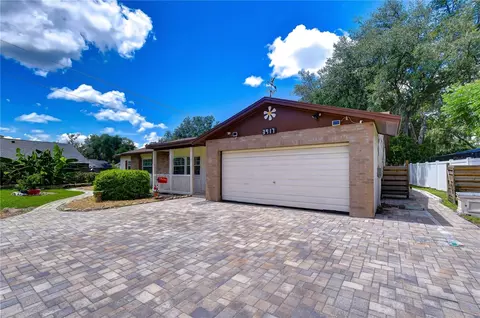 Exterior - 3917 King Dr, Brandon, FL 33511 photo 6 of 22