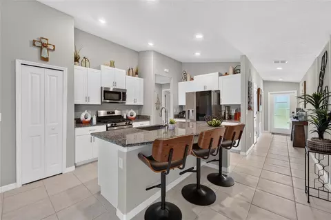 Kitchen - 10362 Poseidon Way, Riverview, FL 33578 photo 1 of 3