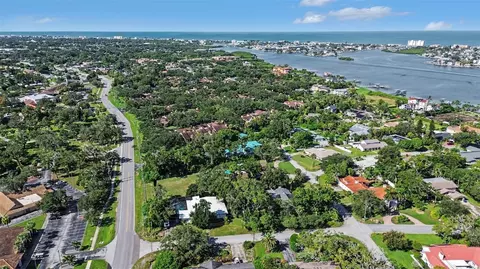 View/Area - 2300 Kent Dr, Largo, FL 33774 photo 5 of 9