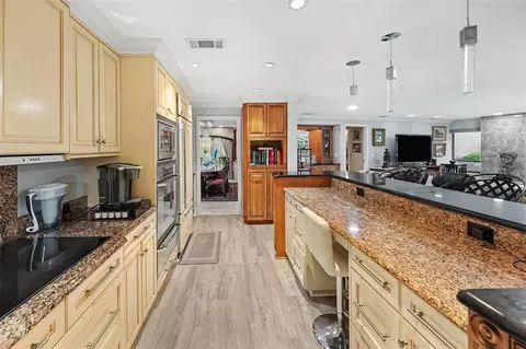 Kitchen - 2300 Kent Dr, Largo, FL 33774 photo 2 of 4