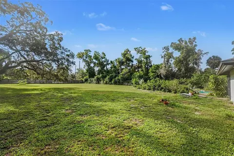 Exterior - 2300 Kent Dr, Largo, FL 33774 photo 2 of 8