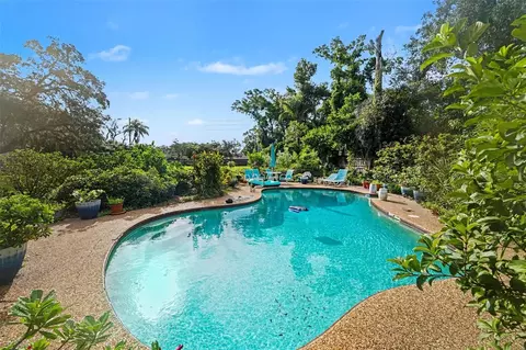 Exterior - 2300 Kent Dr, Largo, FL 33774 photo 1 of 8