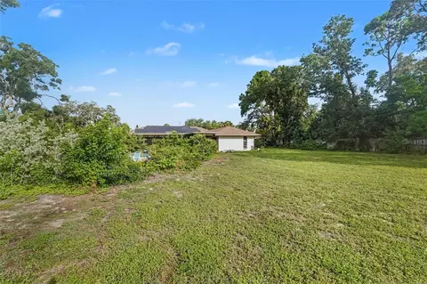 Exterior - 2300 Kent Dr, Largo, FL 33774 photo 3 of 8