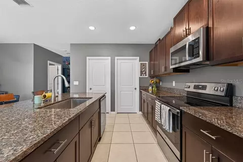 Kitchen - 2148 Shining Azul Way, Lutz, FL 33558 photo 4 of 6