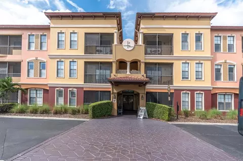 13941 Clubhouse Dr #215, Tampa, FL 33618