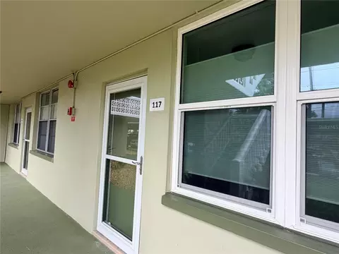 4885 1st St NE #117, Saint Petersburg, FL 33703