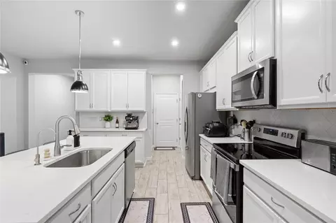Kitchen - 3227 Timber Crossing Ave, Brandon, FL 33511 photo 4 of 4