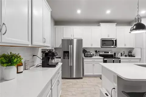 Kitchen - 3227 Timber Crossing Ave, Brandon, FL 33511 photo 3 of 4