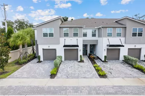 Exterior - 3227 Timber Crossing Ave, Brandon, FL 33511 photo 2 of 6