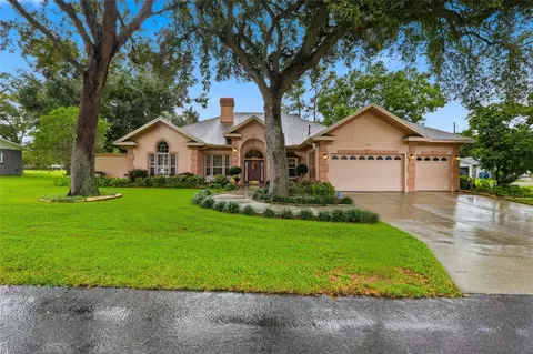 5649 Beech St, Zephyrhills, FL 33542
