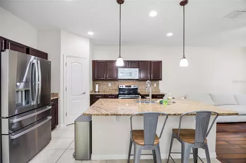 Kitchen - 9026 Sienna Moss Ln, Riverview, FL 33578 photo 5 of 6