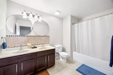 Bath - 9026 Sienna Moss Ln, Riverview, FL 33578 photo 5 of 5