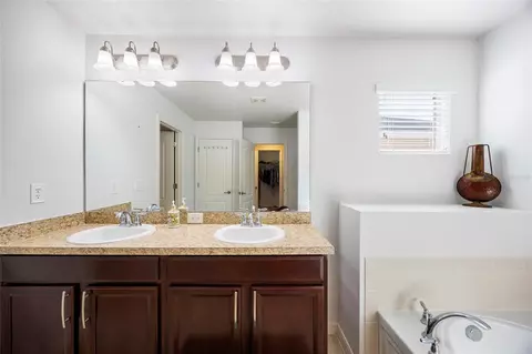 Bath - 9026 Sienna Moss Ln, Riverview, FL 33578 photo 3 of 5