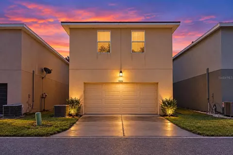 Exterior - 9026 Sienna Moss Ln, Riverview, FL 33578 photo 3 of 7