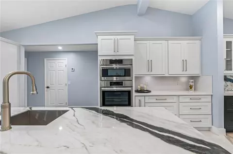 Kitchen - 4712 Dover Cliff Ct, Dover, FL 33527 photo 12 of 15