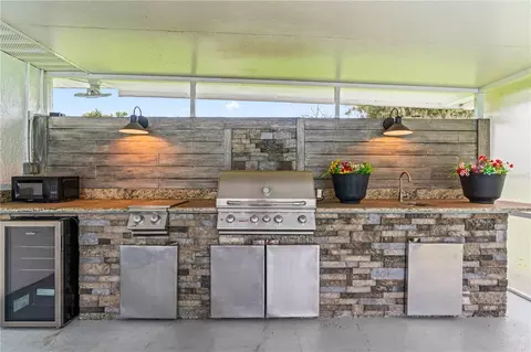 Kitchen - 4712 Dover Cliff Ct, Dover, FL 33527 photo 2 of 15