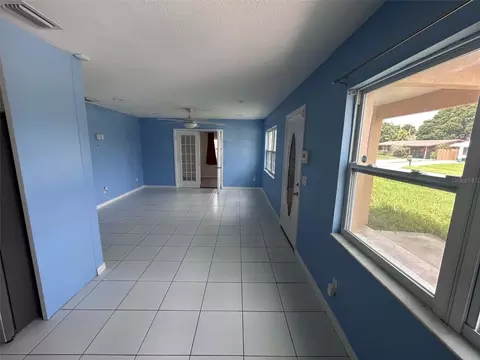 Living - 815 Juniper Ln, Melbourne, FL 32901 photo 1 of 2