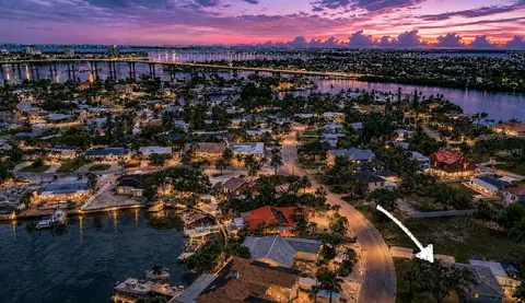 3982 Poinsettia Dr, Saint Pete Beach, FL 33706