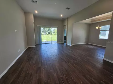 1247 Honeycomb Pl, Seffner, FL 33584 photo 5