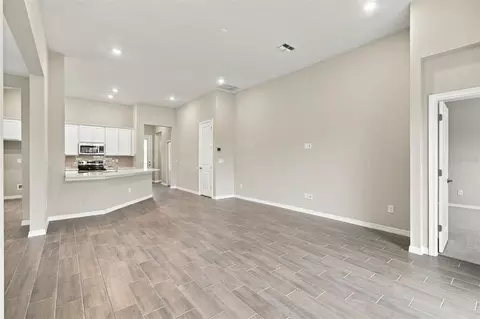 Living - 1247 Honeycomb Pl, Seffner, FL 33584 photo 1 of 3