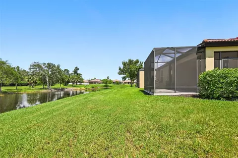 Exterior - 5465 Sunset Falls Dr, Apollo Beach, FL 33572 photo 6 of 12