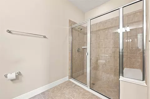 Bath - 5465 Sunset Falls Dr, Apollo Beach, FL 33572 photo 2 of 3