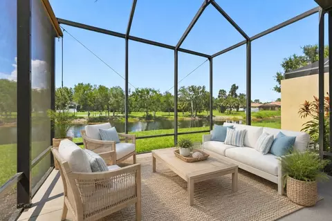 Exterior - 5465 Sunset Falls Dr, Apollo Beach, FL 33572 photo 2 of 12