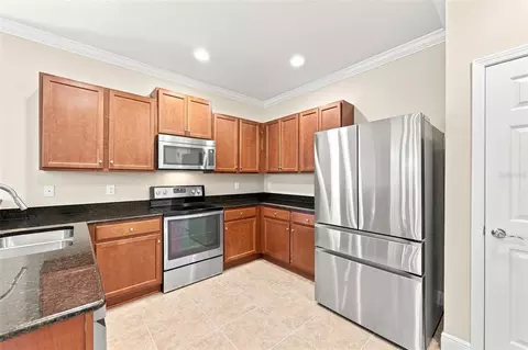 Kitchen - 5465 Sunset Falls Dr, Apollo Beach, FL 33572 photo 2 of 3