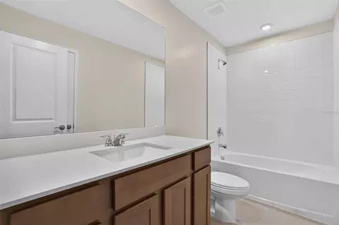 Bath - 9147 Aurelia Ave, Parrish, FL 34219 photo 3 of 3