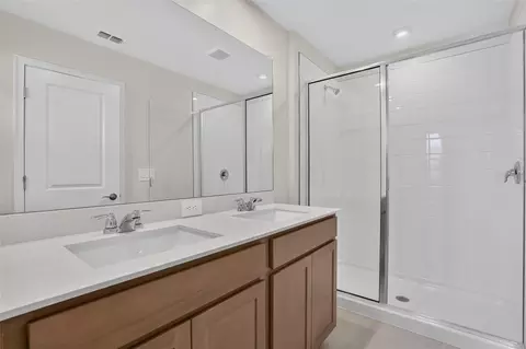Bath - 9147 Aurelia Ave, Parrish, FL 34219 photo 2 of 3