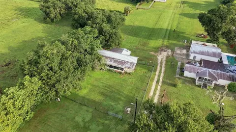 View/Area - 3102 Porter Rd, Lithia, FL 33547 photo 2 of 9