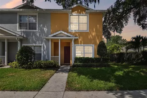3430 High Hampton Cir, Tampa, FL 33610